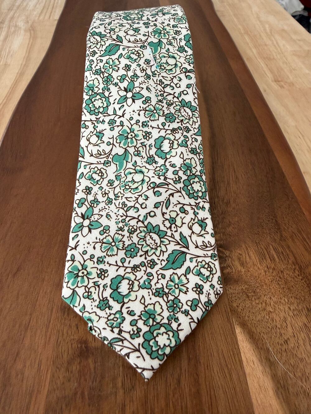 DAZI Sage Oak Leaves Men's 3 Inch Wide Tie NWT Cotton Wedding Groom 57 Inch